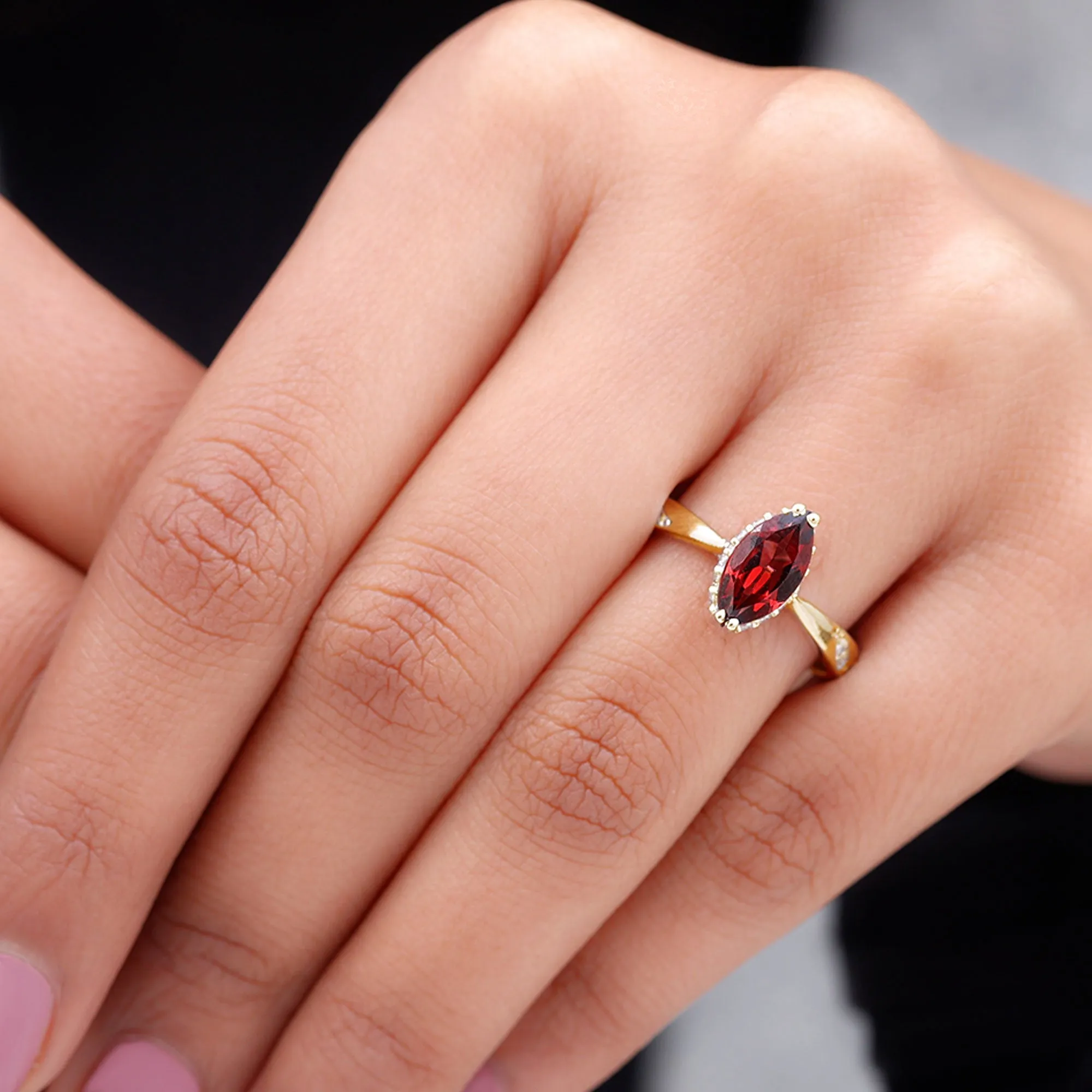 1.75 CT Garnet Solitaire Ring with Diamond Accent