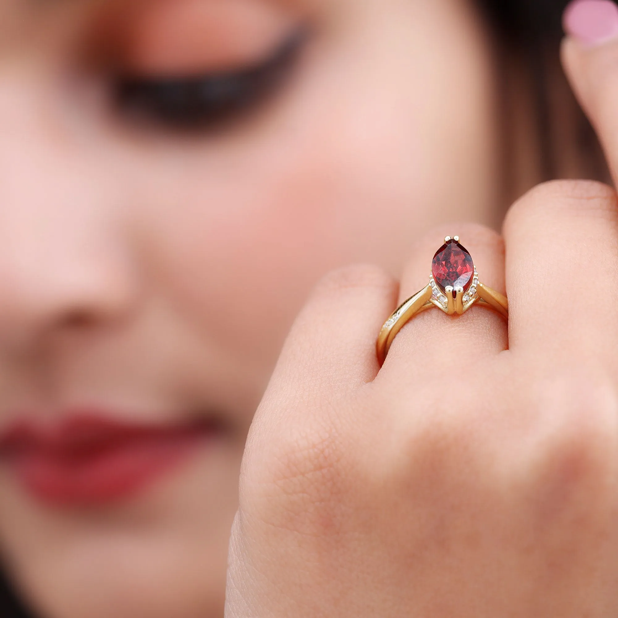 1.75 CT Garnet Solitaire Ring with Diamond Accent
