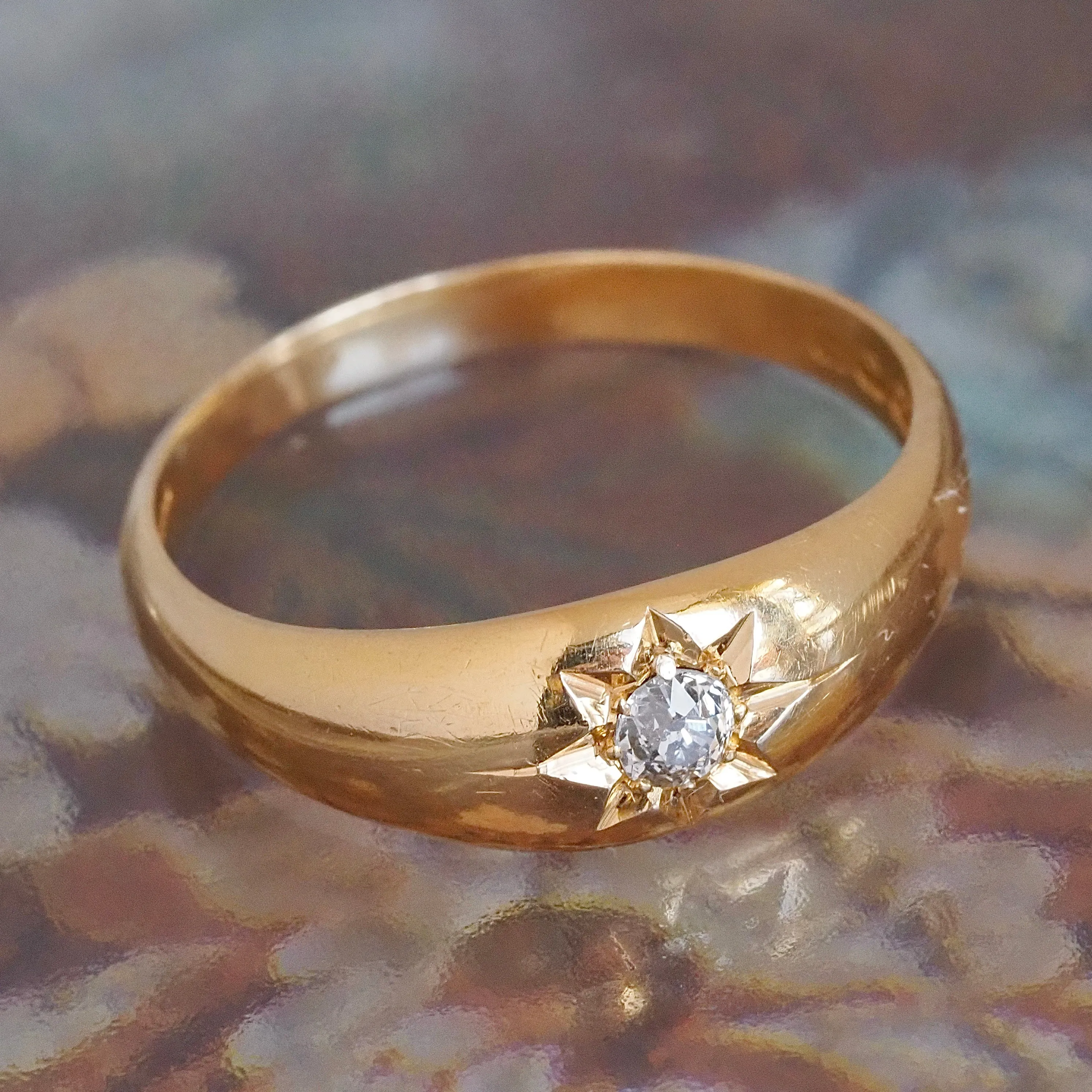 Antique English c. 1911-1912 Starburst Set Old Mine Cut Diamond 18k Gold Ring