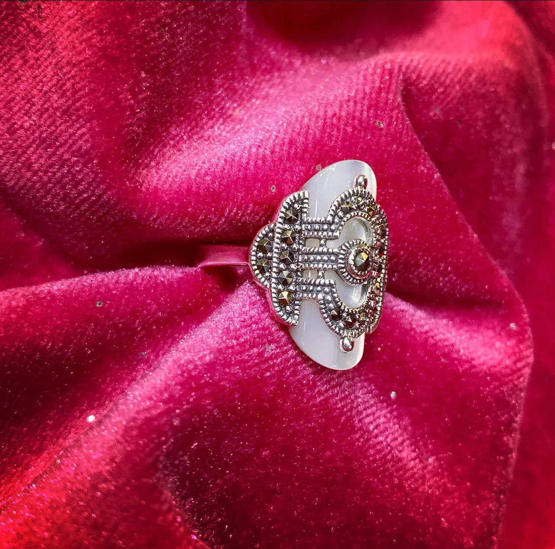 Art Deco Ring with Mother of pearl and Marcasite detail