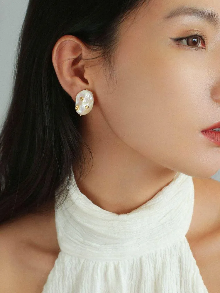 Artisanal Baroque Pearls Earrings-Gold
