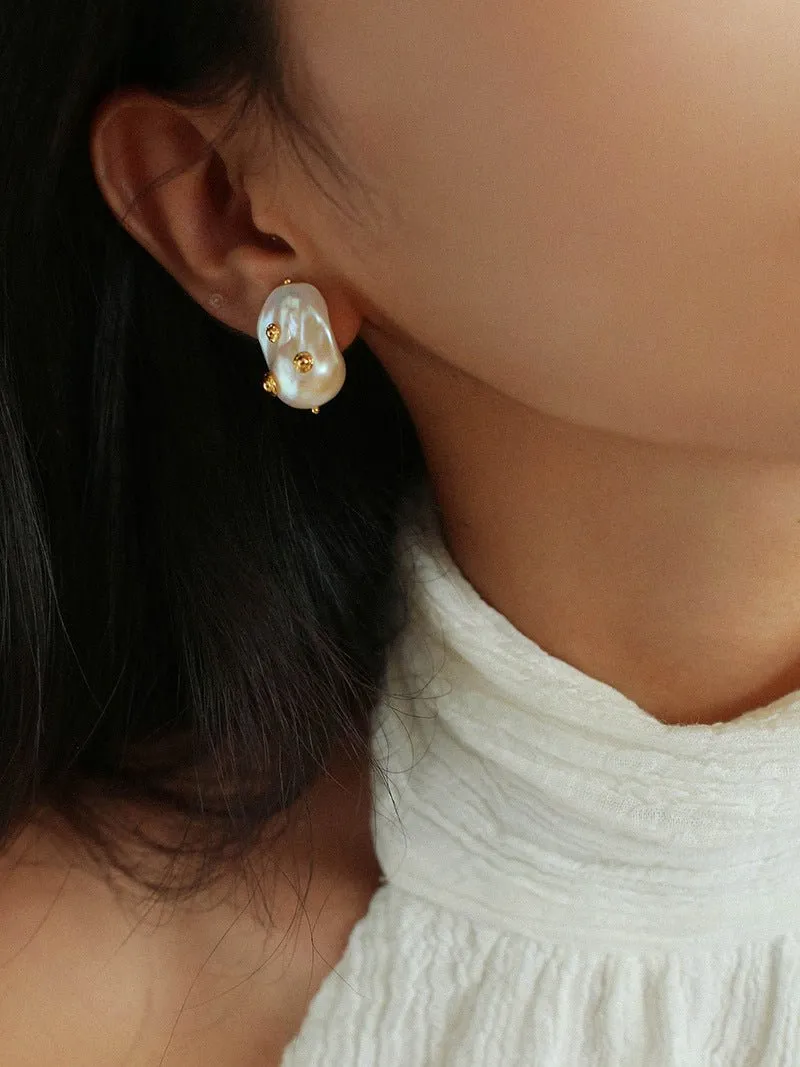 Artisanal Baroque Pearls Earrings-Gold