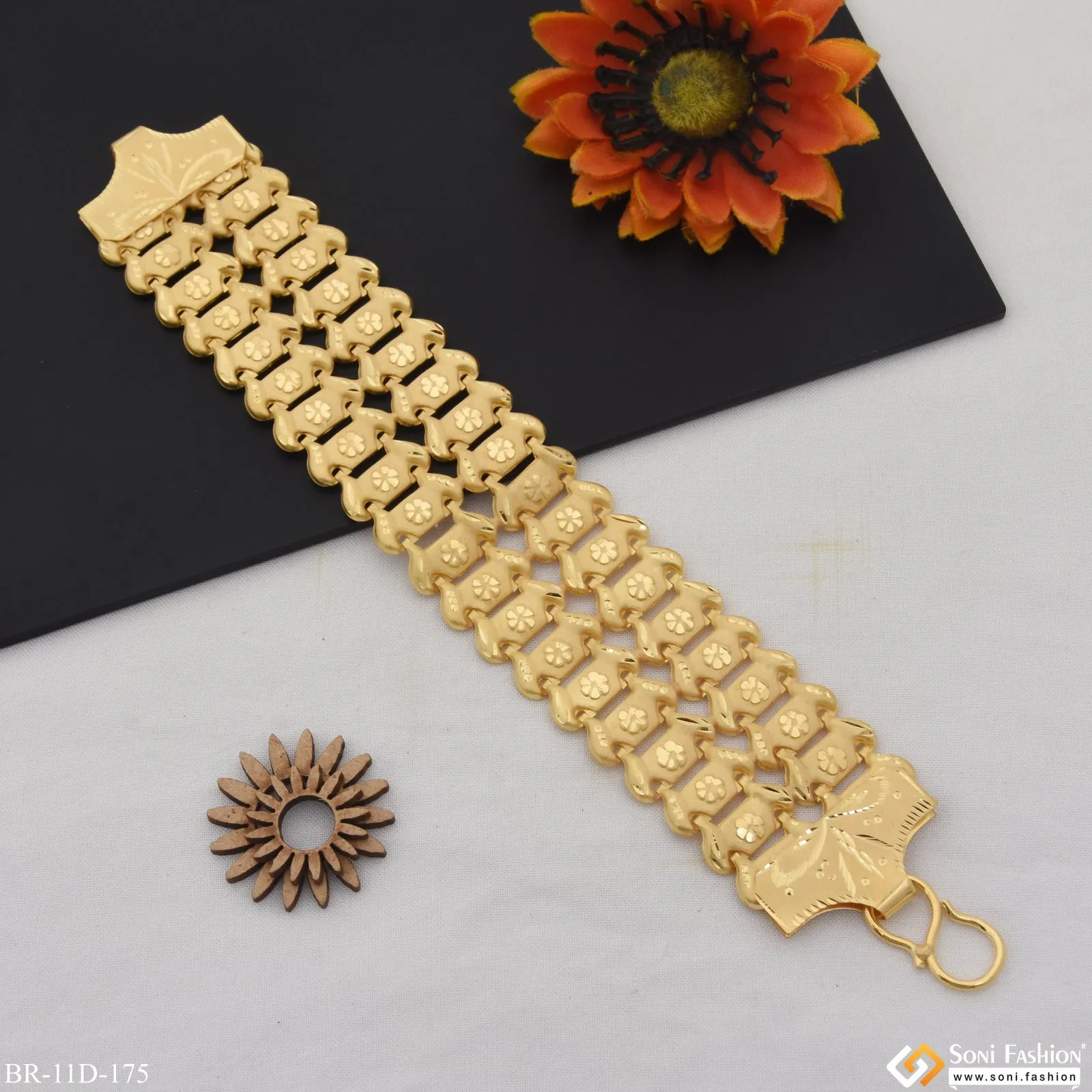 Dainty Design Best Quality Gold Plated Bahubali Bracelet for Men - Style D175