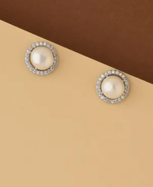 Elegant White Stud Pearl Earring