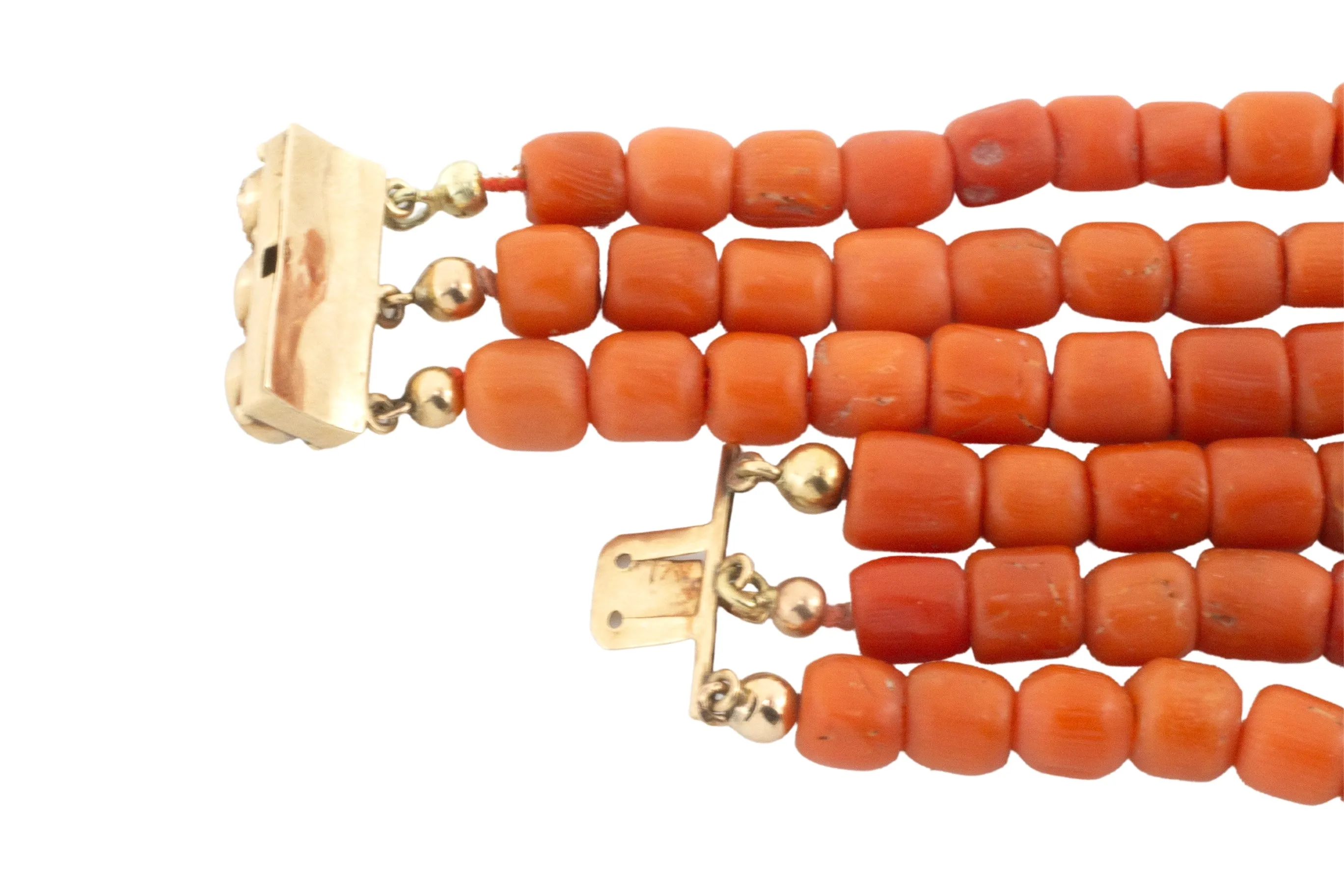 Three strand coral collier with 14 carat gold clasp